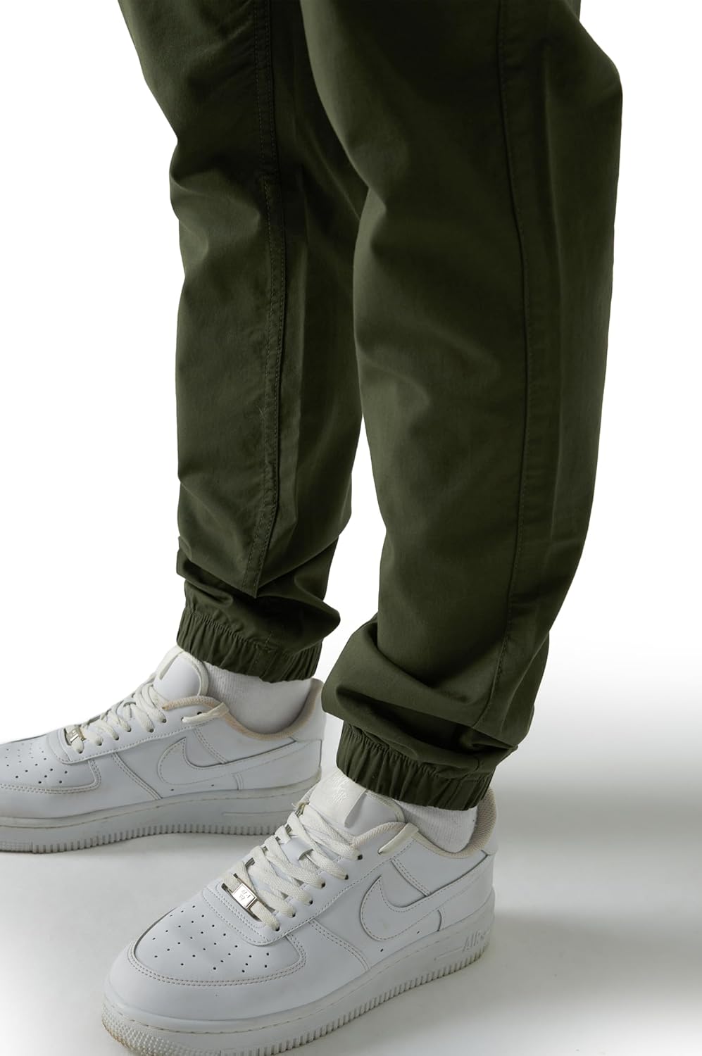 Jogger homme style cargo tissu résistant avec poches fonctionnelles